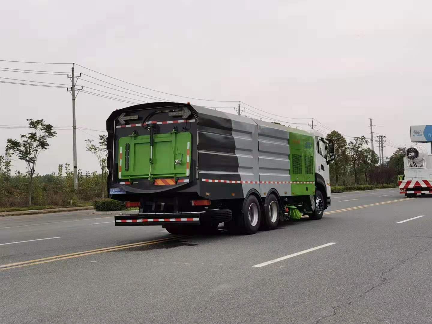 國六東風天龍后八輪洗掃車