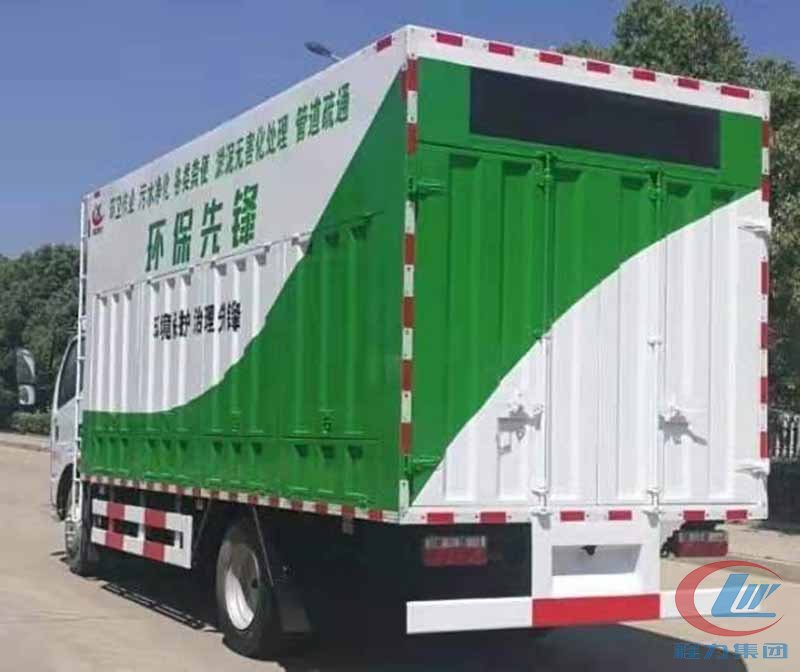 東風(fēng)福瑞卡污水凈化車(chē)背面圖