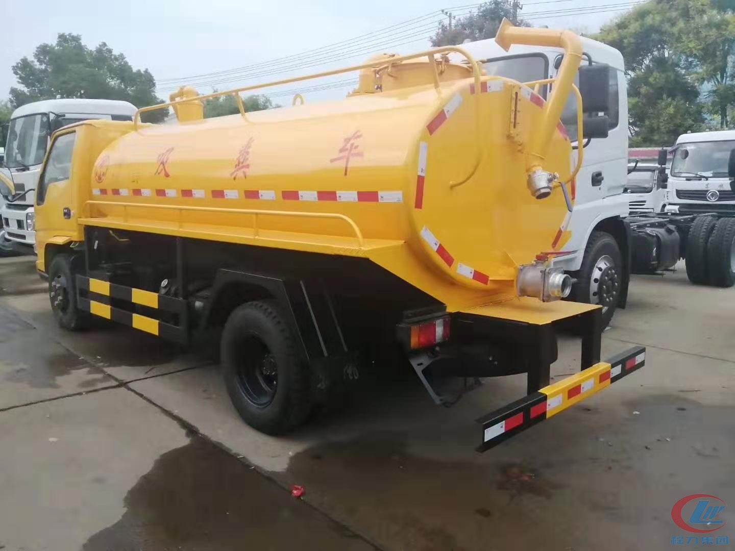 程力威江鈴順達單排駕駛室吸糞車