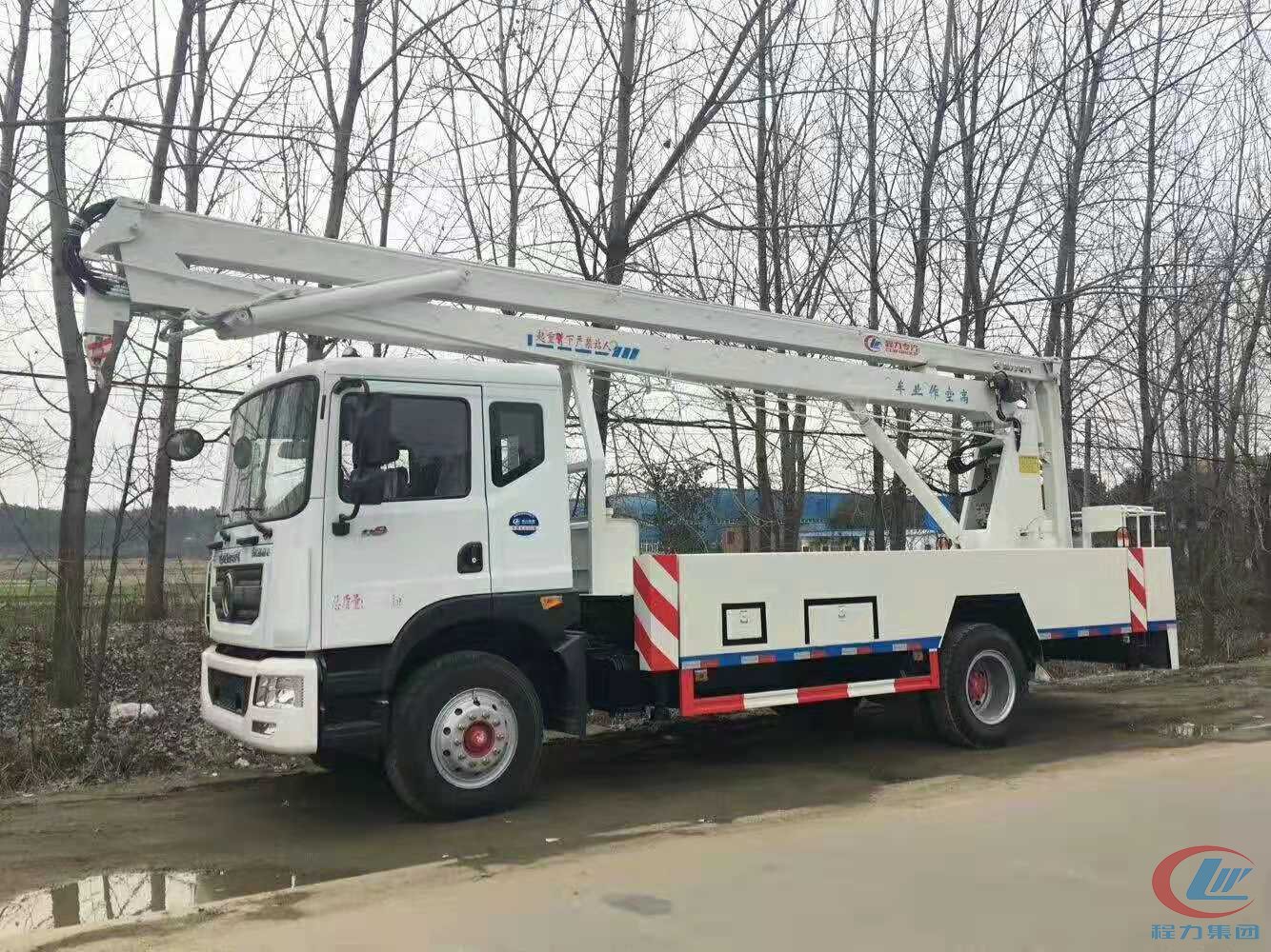 國五東風D9 22米高空作業車側面圖