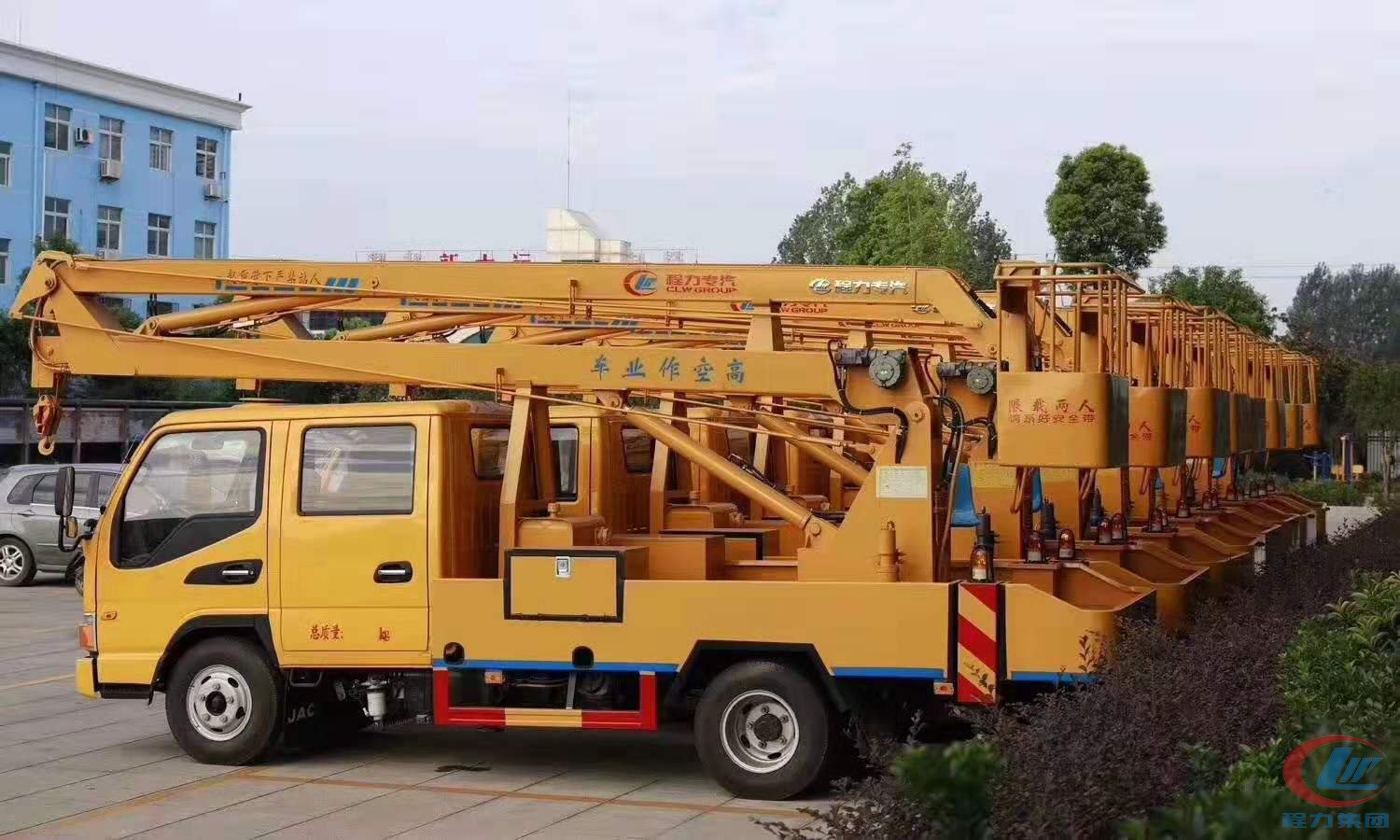 高空作業車