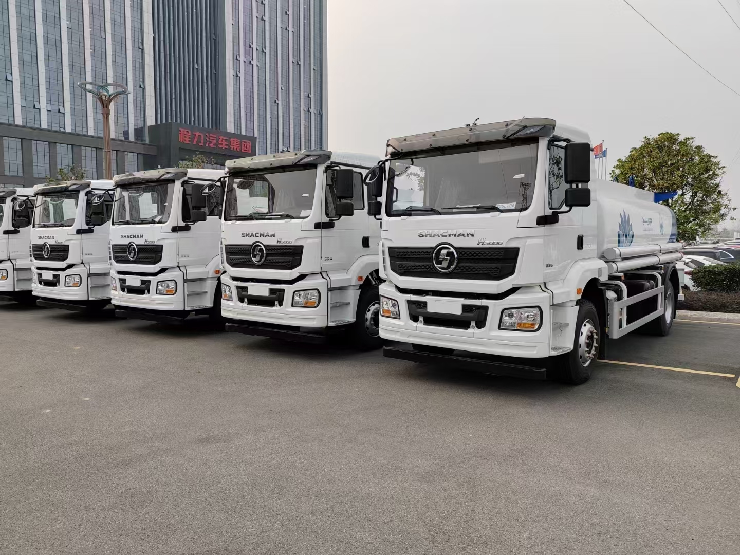 陜汽灑水車批量訂單出口
